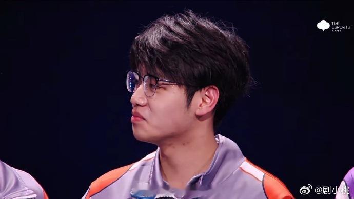 句号该是我了 全程紧盯比赛，每一波进场都干脆利落，野区掌控力拉满，他用完美发挥告