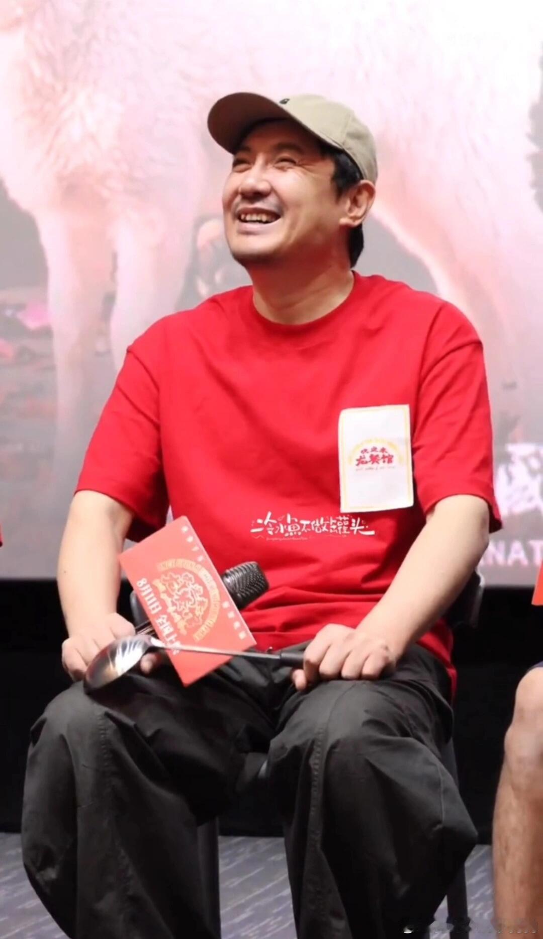 杨幂沈腾同台的含金量发布会名场面预定，沈腾这句杨幂挺有想法太有画面感，两个人一唱