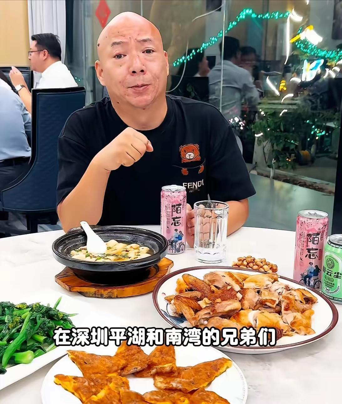 张大炮现在的心情，得相当复杂了！

作为深圳六哥的好朋友，应该对他已经欠下数百万
