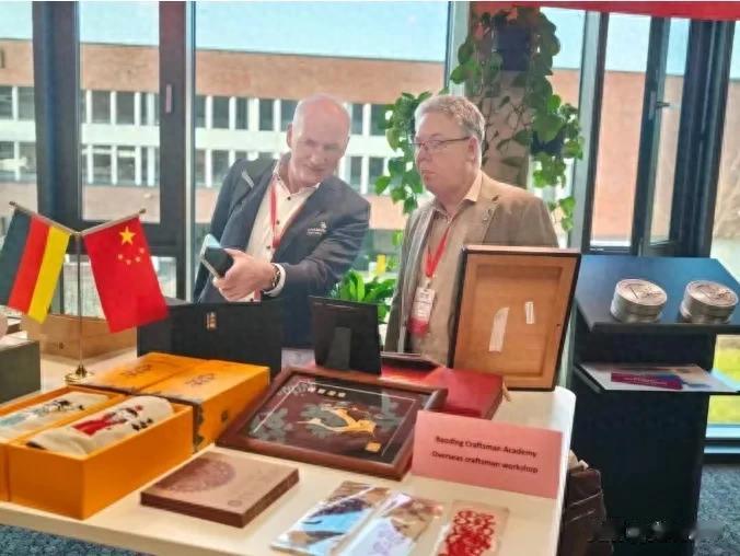 中德职教产教融合交流活动举行 郑州旅游职业学院非遗作品被收藏