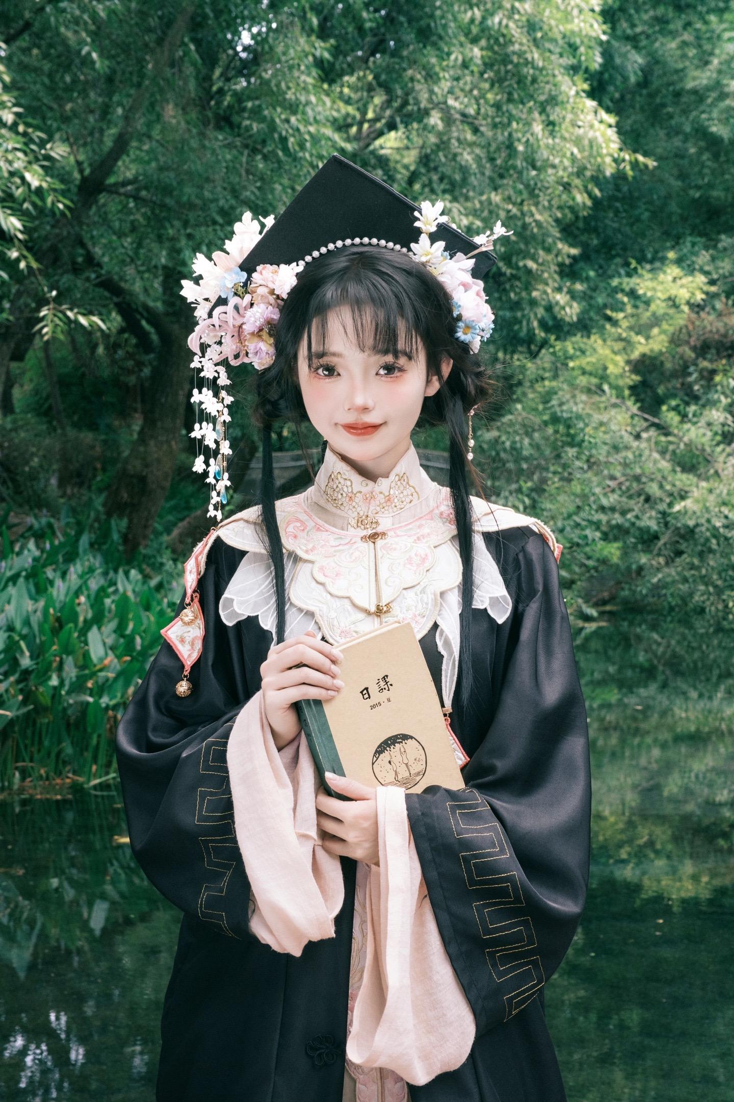 毕业簪花 一路生花丨独属于中国女孩子的毕业簪花照