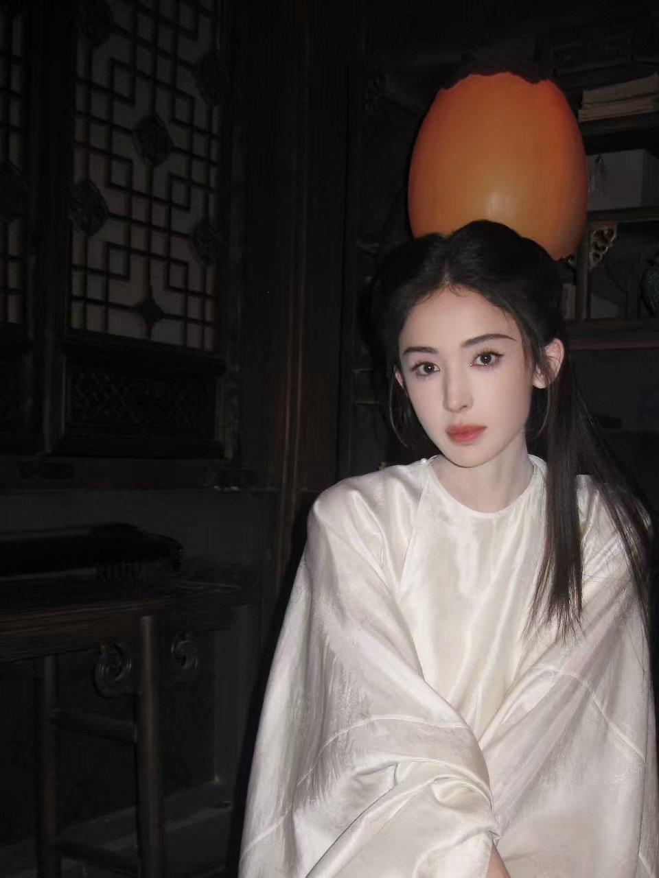 娜扎。