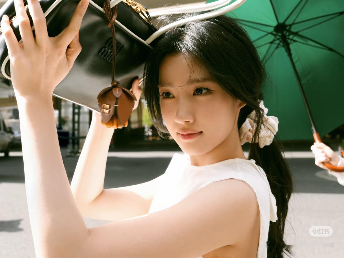 卢昱晓  🌷卢昱晓折月亮🌷卢昱晓云厘在我的记忆里是乖乖 贯穿了我整个青春