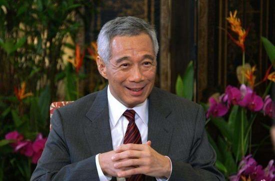 中国“冰上舰队”已“战略绕过”马六甲，2万集装箱货轮，18天直插欧洲，新加坡港，