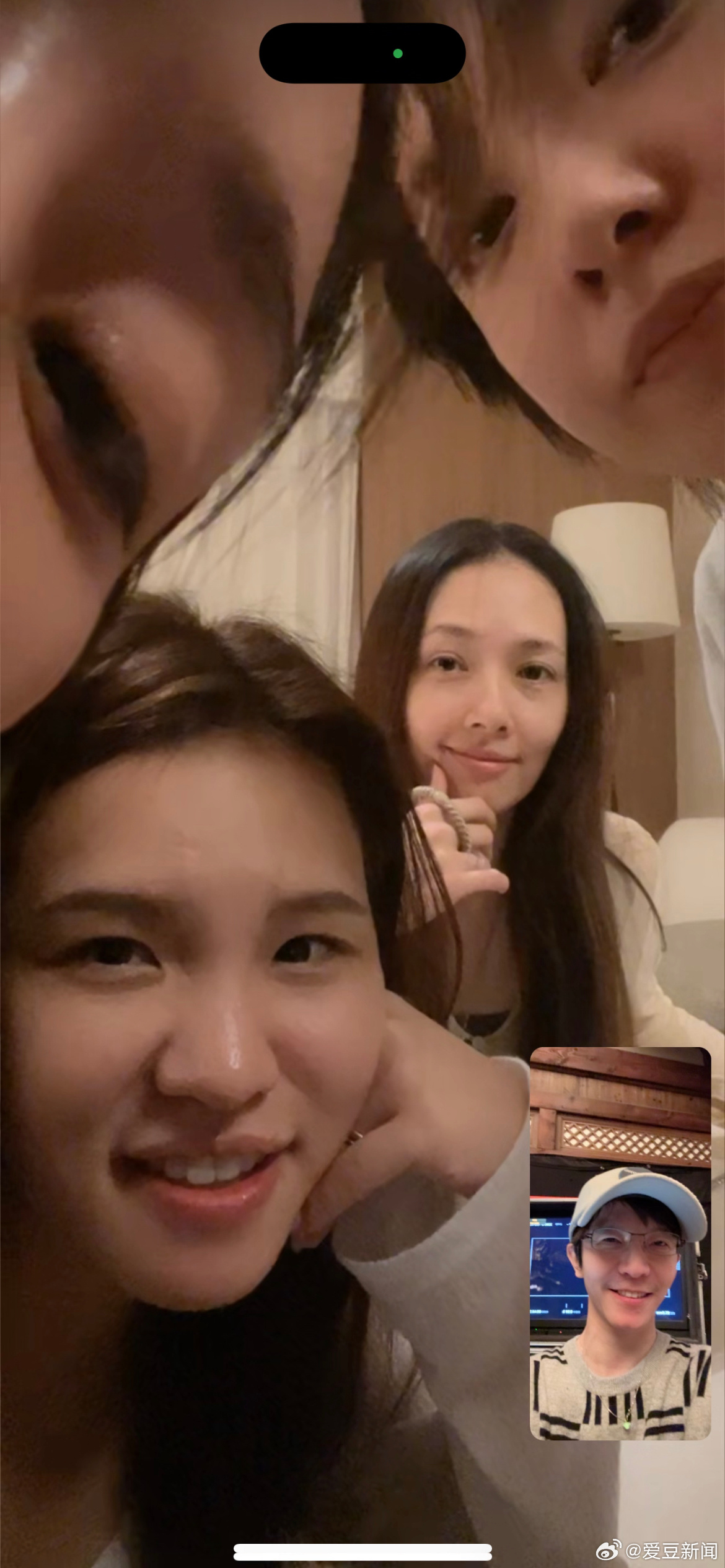 果然活得久什么都能见到！可能有些十年前在电影院看电影的朋友都走散了 她们居然还一