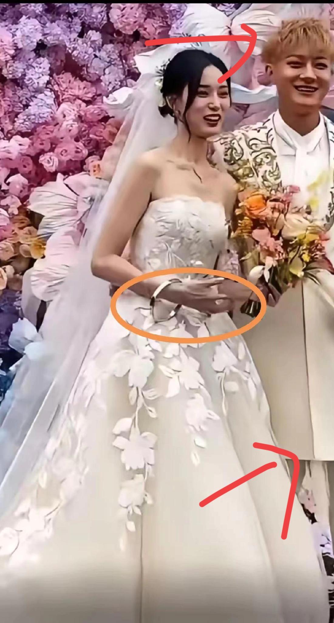 全网最郁闷的就是黄子韬了

原本今天是他的大喜之日，

却没想到被全网嘲笑，都要