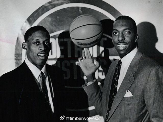 1986年的选秀大会上，活塞队在前两轮选中了约翰·萨利和丹尼斯·罗德曼。 