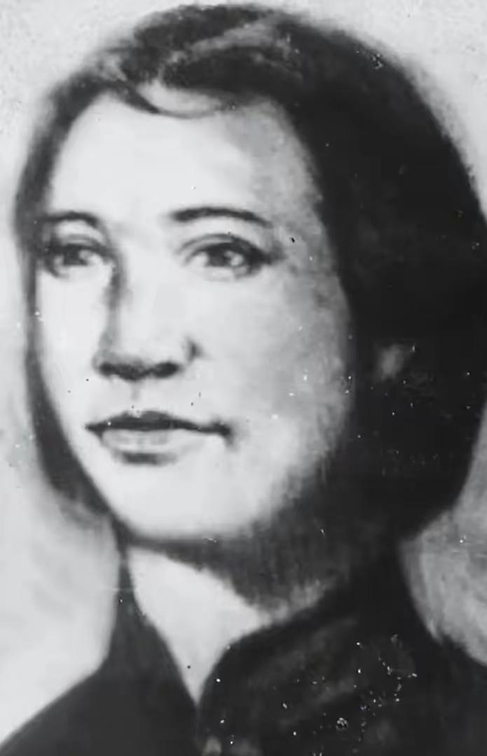 她不牺牲，十大元帅可能会有女元帅，贺龙说她的军事成就比我还高
 
能让贺龙元帅如