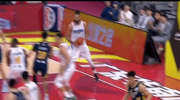 半场还没打完，已经赢了“一个屁！”！
第二节进行到6分钟左右，广东东阳光男篮43