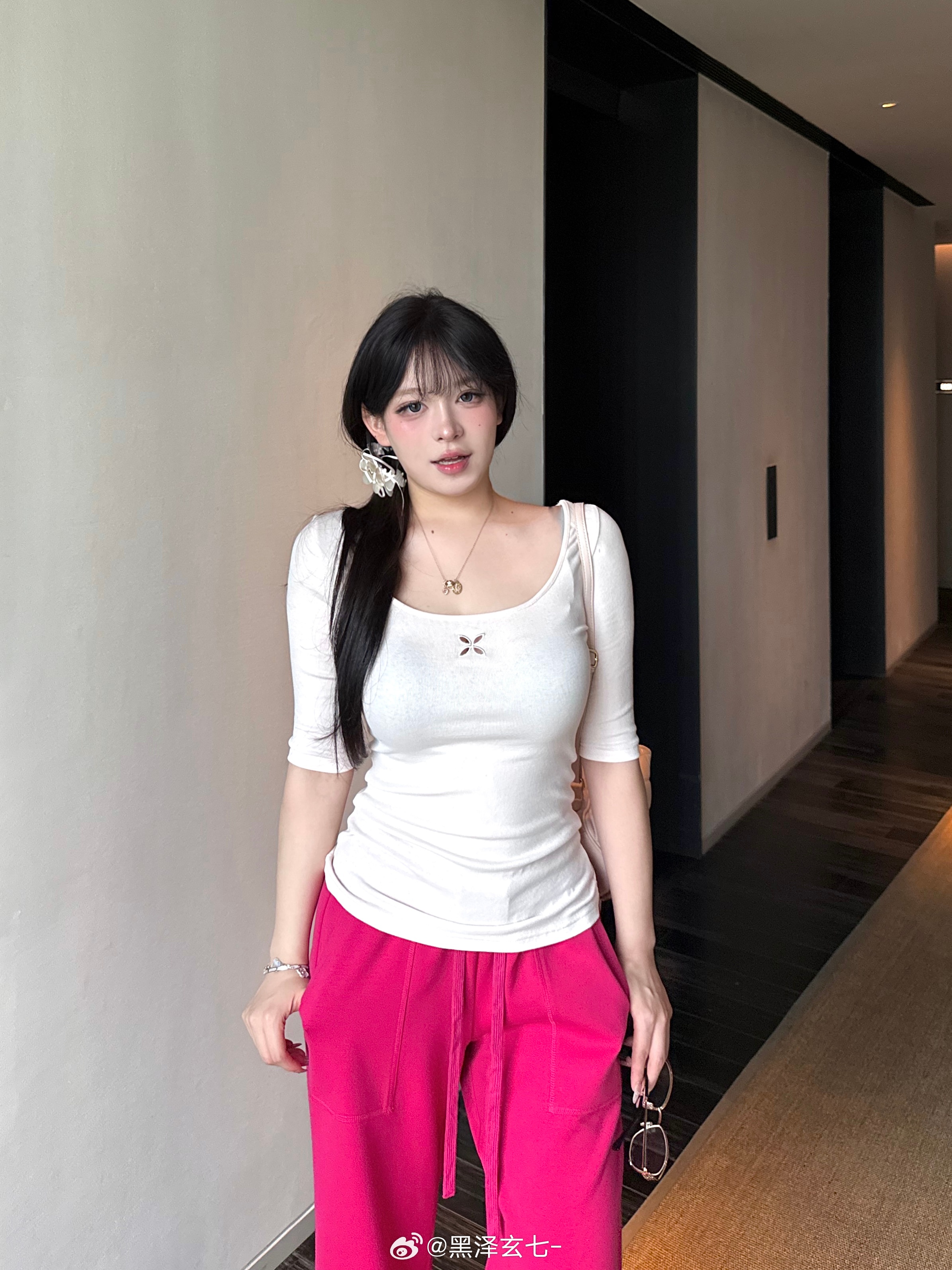 没有风格只有感觉的一组~明天回来给你们直播 等我呀!!!明晚8点 618收官上新