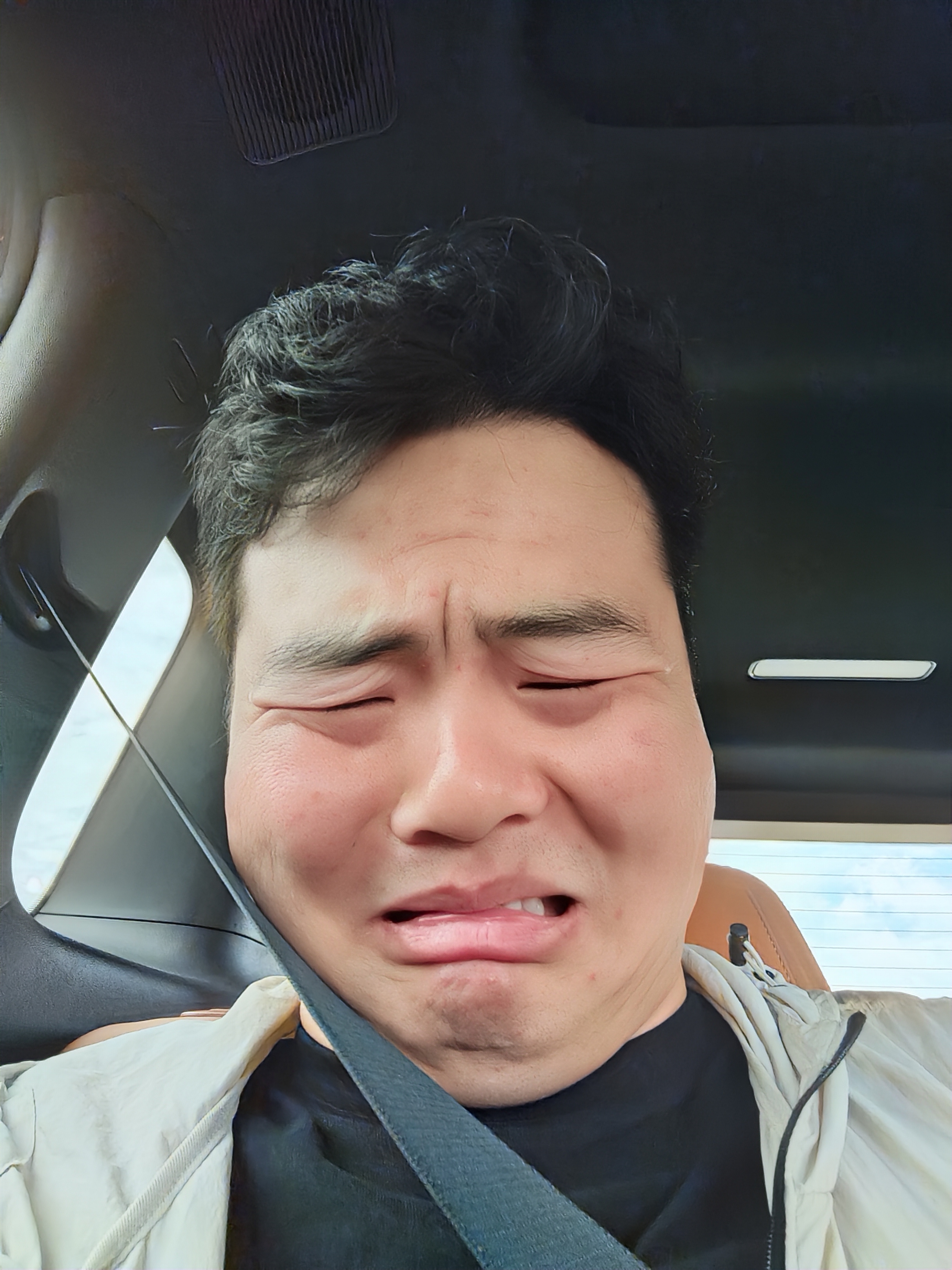 因为经常换新手机，我的美图秀秀被制裁了，一年超过6个设备VIP就失效，我一年换的