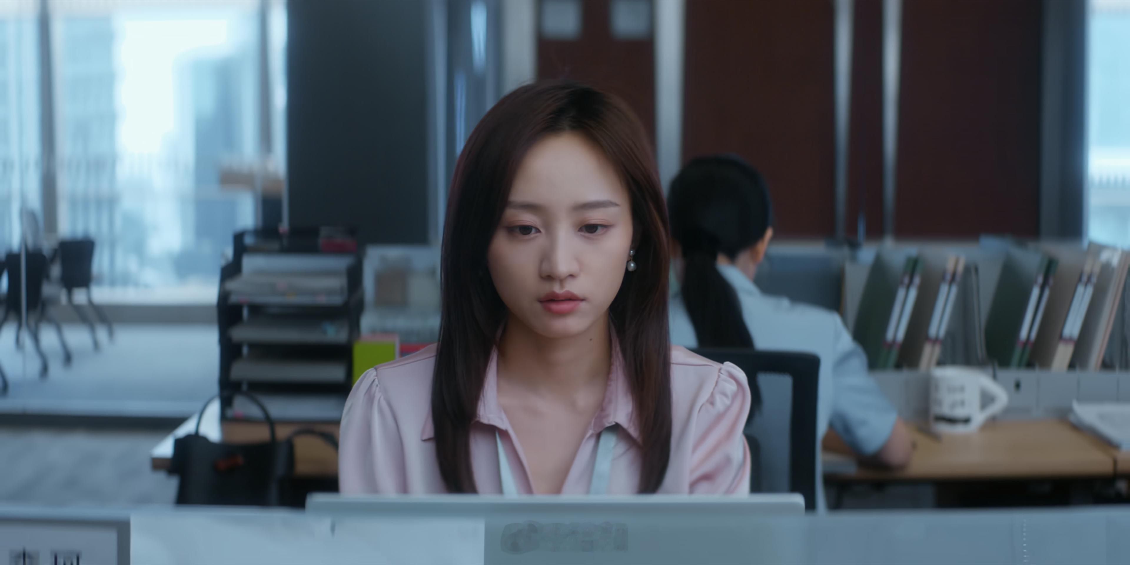 咱office lady就是好看黄婷婷黄月黄婷婷新剧是我的青梅牛马即刻上场黄婷婷