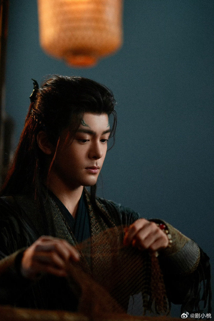 曾舜晞原声台词月鳞绮纪 宝藏演员藏不住！曾舜晞原声台词自然流畅，情绪细腻到位，一