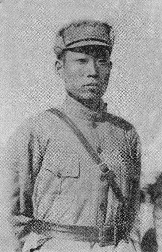 1937年7月7日夜，在国难当头，危亡在即，守城将士佟麟阁、赵登禹等爱国将领身先