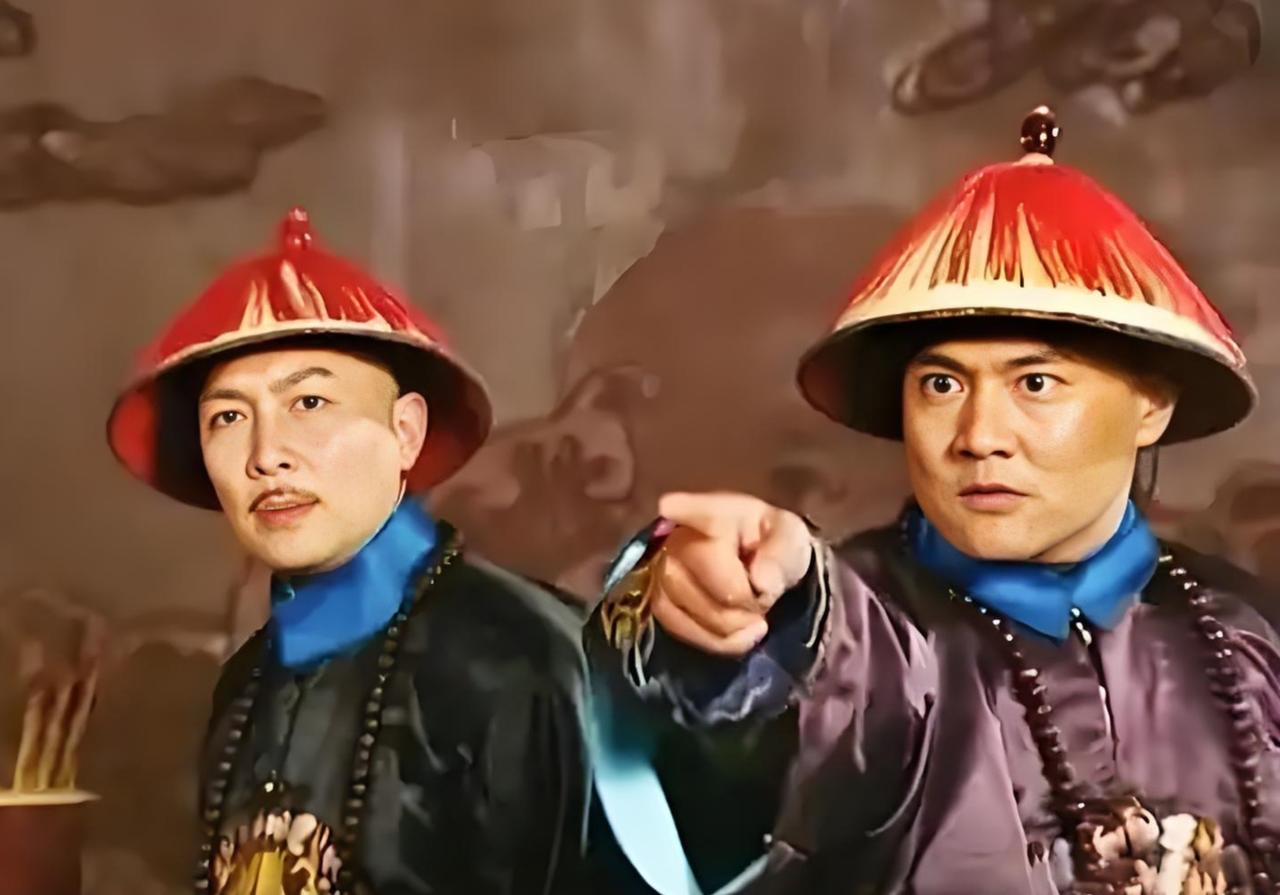 雍正元年，怡亲王允祥接管三库，户部堂官呈上支银文书，他提笔一划："这库门从此只认