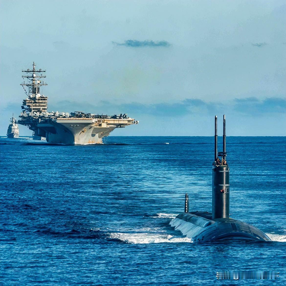 12日上午，中国🇨🇳电子侦察船“天狼号”完成既定侦察任务，穿过冲琉球本岛和宫