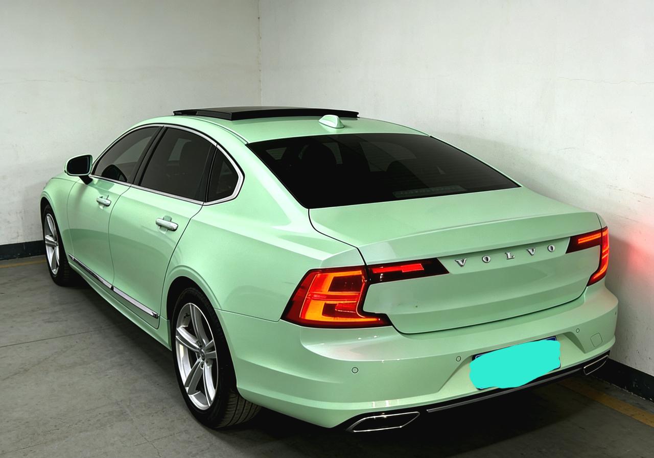 其实沃尔沃s90这个车是完全值得购买的，但是买新车，我觉得就现在来说吧，它的优惠