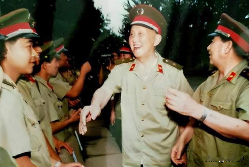 [微笑]1986年，开国上将洪学智受邀访问美，谁料对方竟挑衅道：“你是什么学校毕