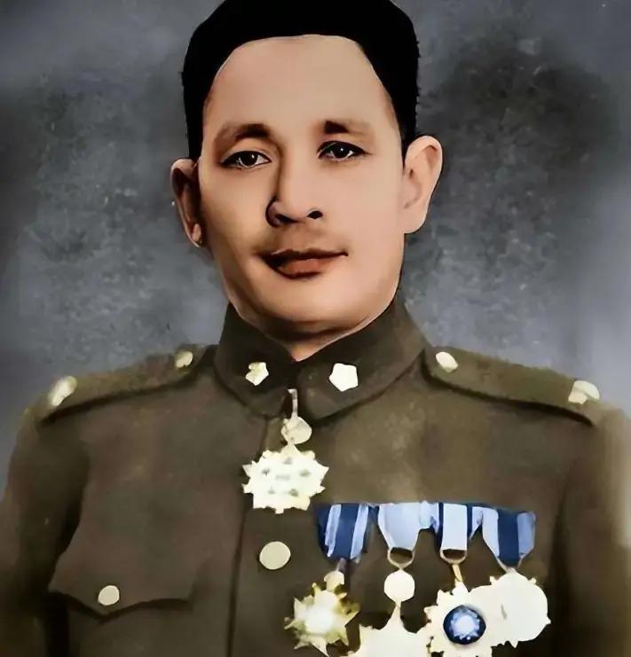 1949年12月，成都新津机场。孙元良揣着金条，想混上最后一班飞往台湾的飞机。可