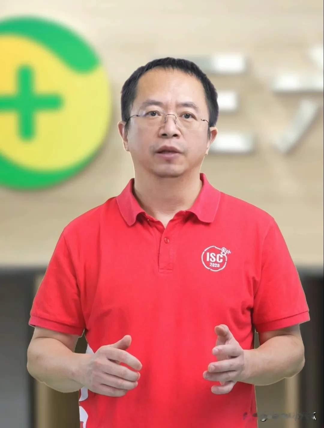 又热闹了，360前高管在微信群口嗨要举报周鸿祎做假账，红衣大叔也选择正面刚～
瓜