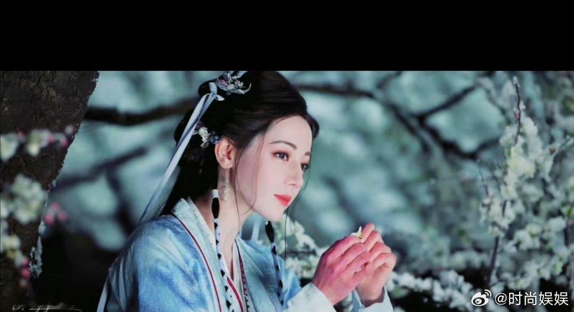 杨紫《家业》、迪丽热巴《白日提灯》谁的滤镜更重一些 