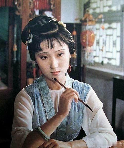 陈晓旭手稿，现在没几个女孩能写出这样的字了！ 