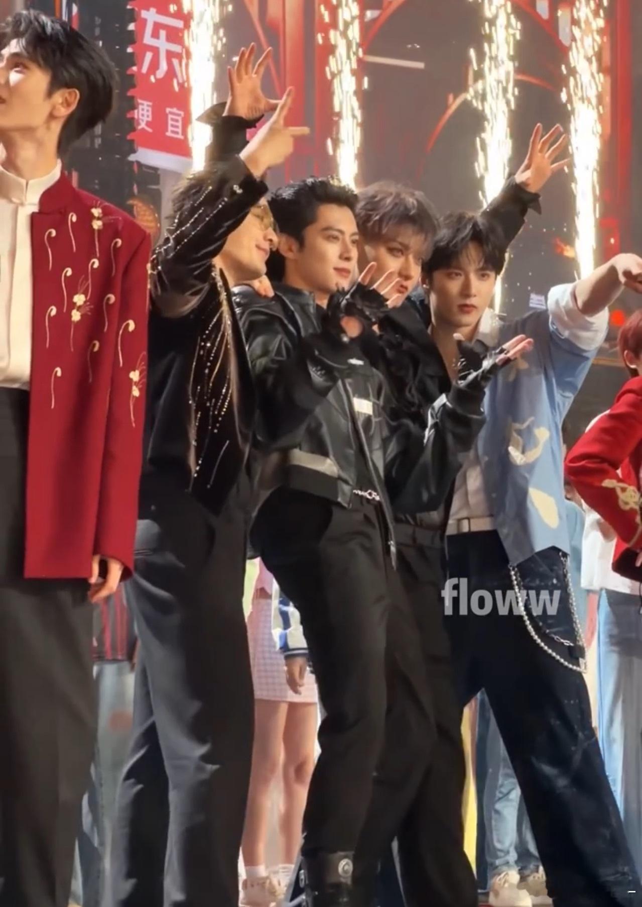 宇宙爆闪团团魂 在舞台上展现无穷魅力，背后却是默默付出的努力与汗水，团员之间的信