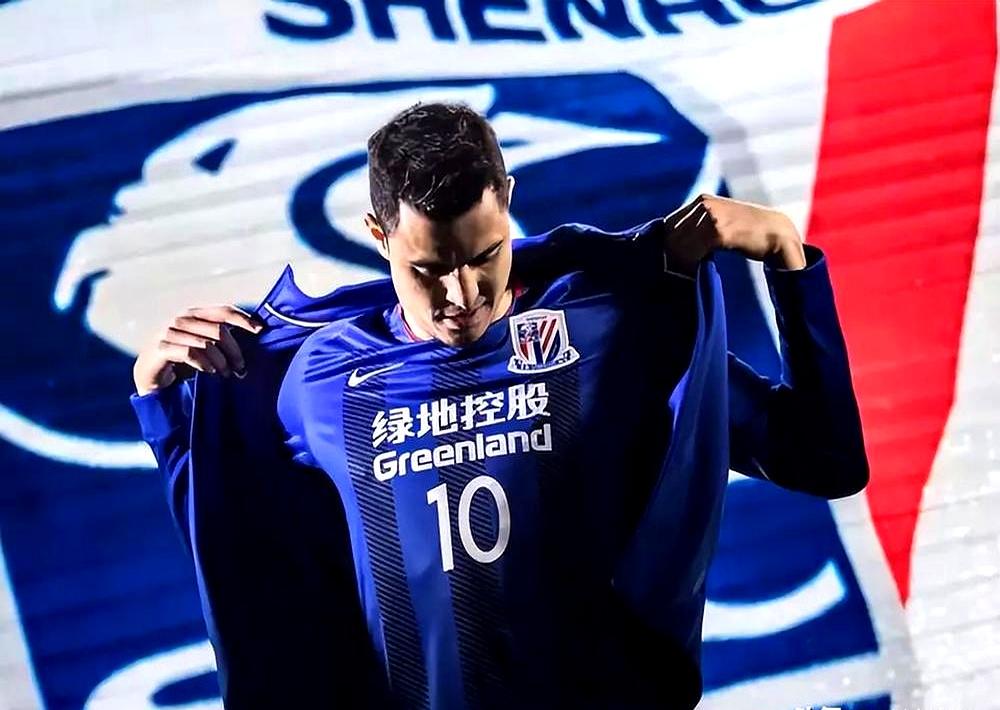 金元足球退潮，才发现谁是真爱！当年申花花一个亿请来的哥伦比亚外援莫雷诺，税后年薪