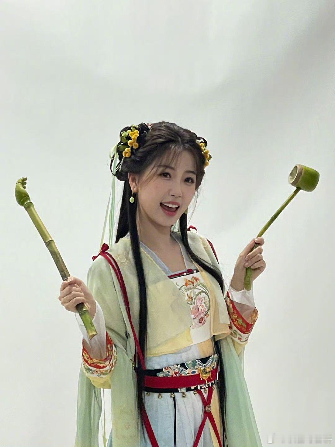 #永夜星河[超话]#凌妙妙太灵动可爱了宝宝，亮晶晶的眼睛，好棒宝宝，特别生动啊凌