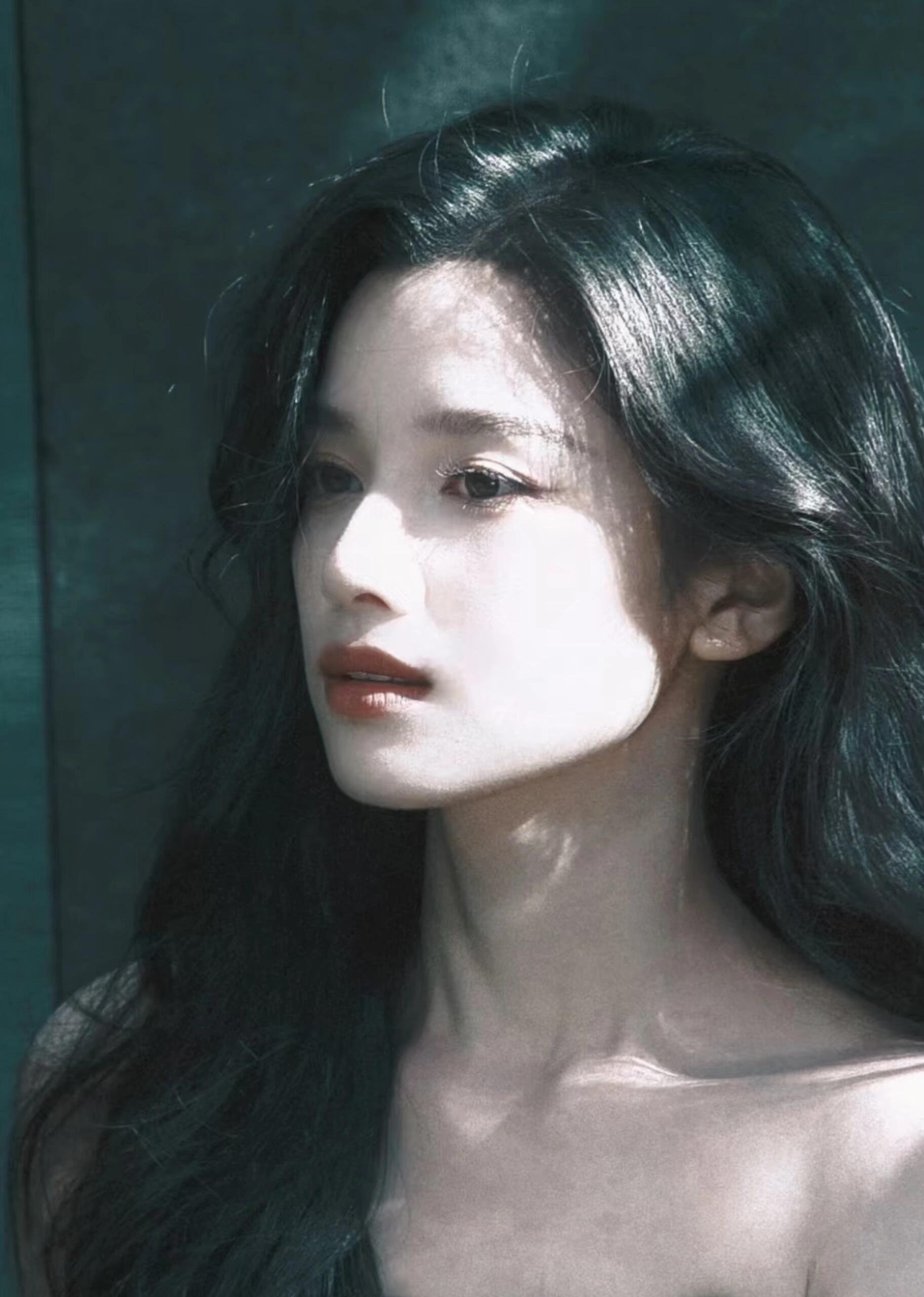 张婧仪跑步的神张婧仪跑步也太美了！灵动得像风，热烈又明媚，每一步都带着满满的千禧