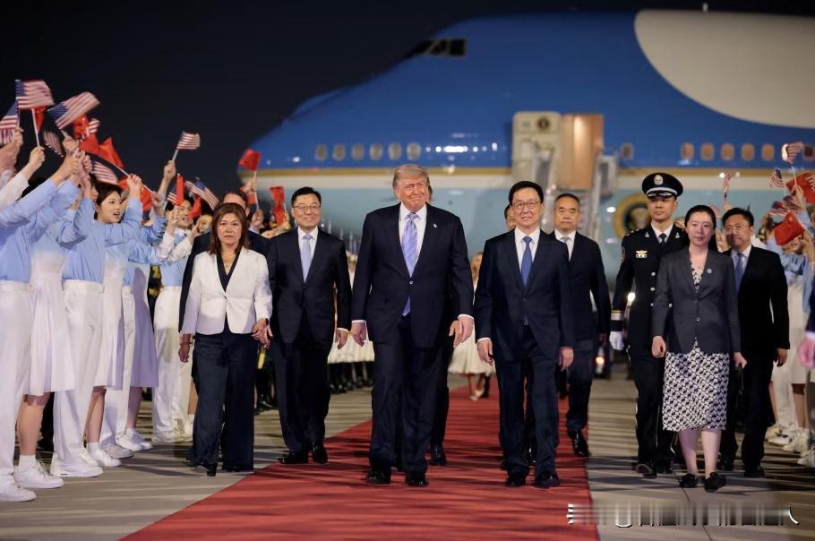 特朗普访华，日本破防了！很多人以为日本是看不懂局势、被蒙在鼓里。错了！真相是日本