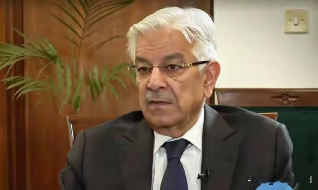 巴阿正规军真刀真枪干起来了。2月27日凌晨，巴方空袭喀布尔、坎大哈等地，塔利班立