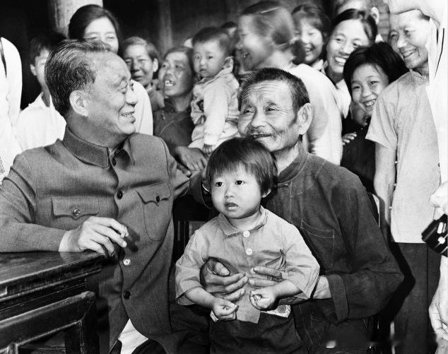 80年代初著名诗人艾青回到故乡，现金东区傅村镇畈田蒋村历史影像 ​​​