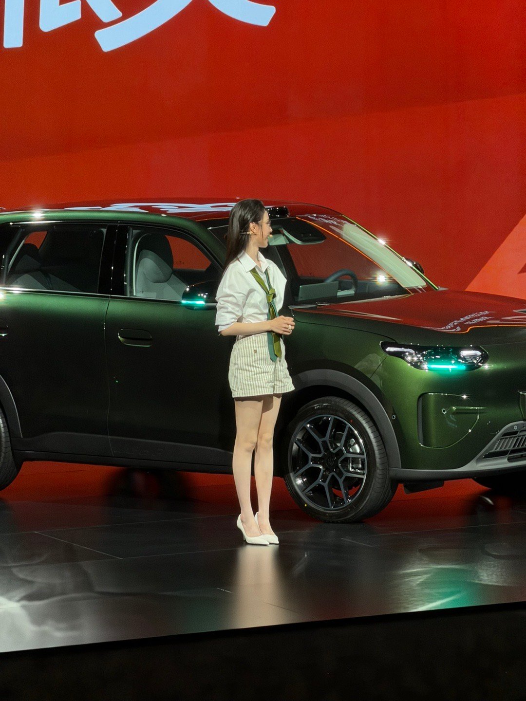 零跑A10发布会上，看到陈都灵咯～ 