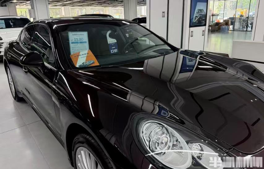时代大变局，二手豪华燃油车集体价格雪崩！青岛二手市场宾利飞驰挂26.8万、保时捷