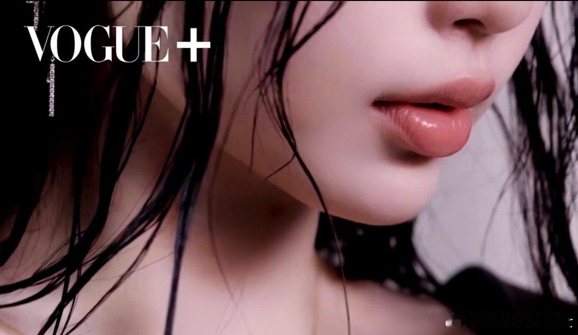 对呀对呀，我就说虞书欣大片表现力超绝。虞书欣Vogue+ ​​​