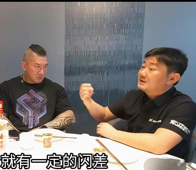 当馆长说，你对中国整个机车行业做了贡献，张雪的这段话，令人肃然起敬！
张雪说：“