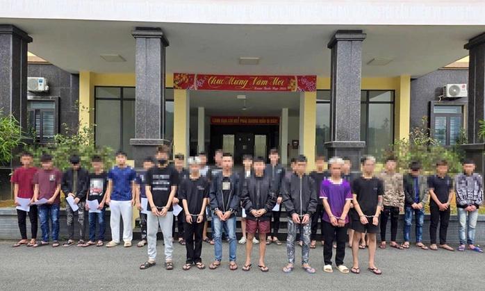 越南40余名青少年打架案25名被告被起诉
5月10日，越南宣光省警方宣布，已起诉