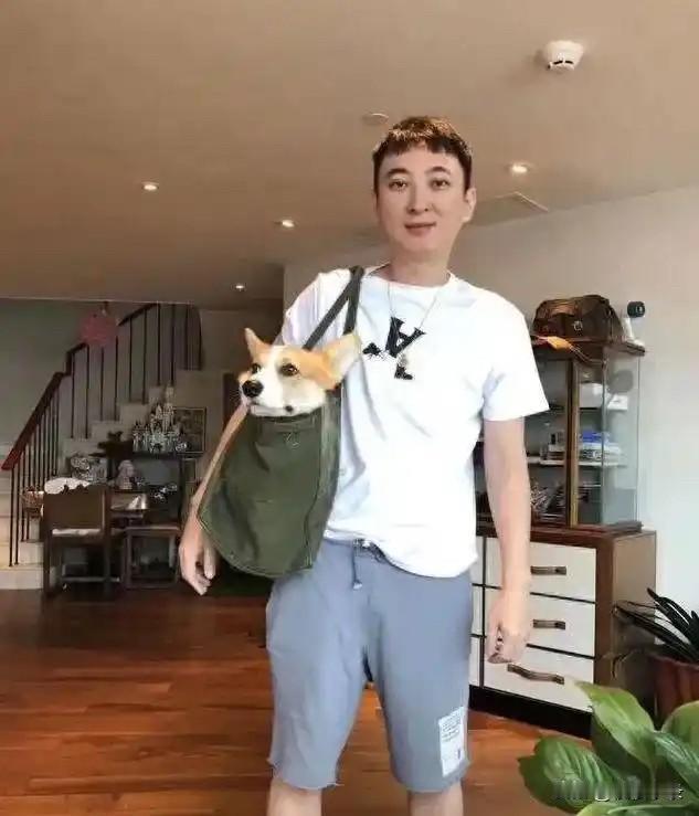 王思聪日本豪宅，准女主正脸曝光，屋内悬挂全球首台百寸无边电视！王思聪资产 [赞]
