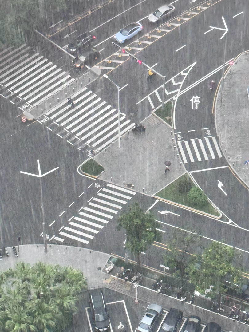 深圳你别下雨了 眼泪都干了