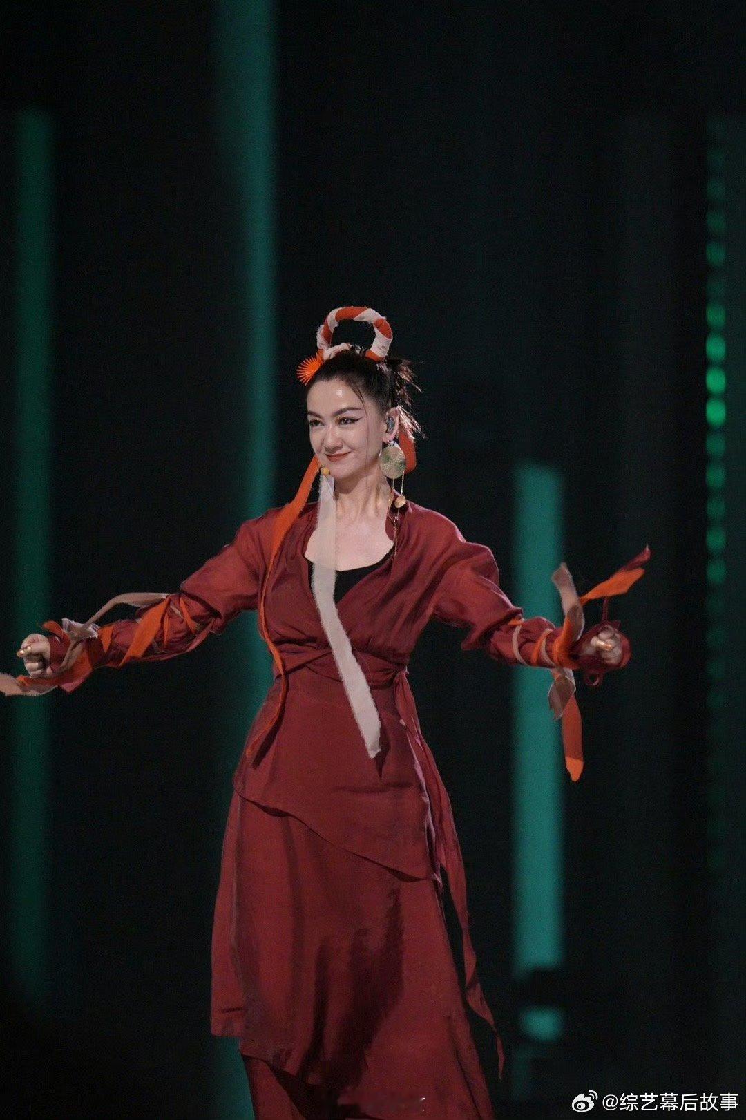 者来女离场这段 乘风2026格局拉满！者来女感恩舞台，我们感恩遇见这么好的你 