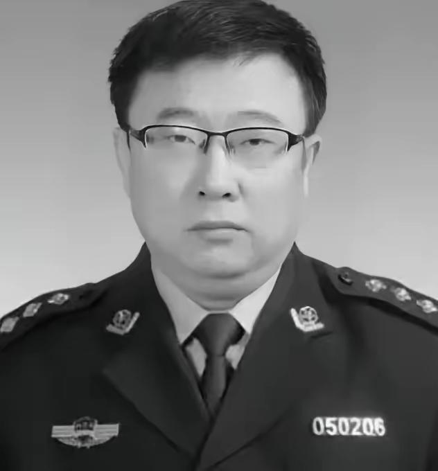 [中国赞]2016年内蒙古副所长包占全因守底线因公殉职，6年后儿子高考652分拒