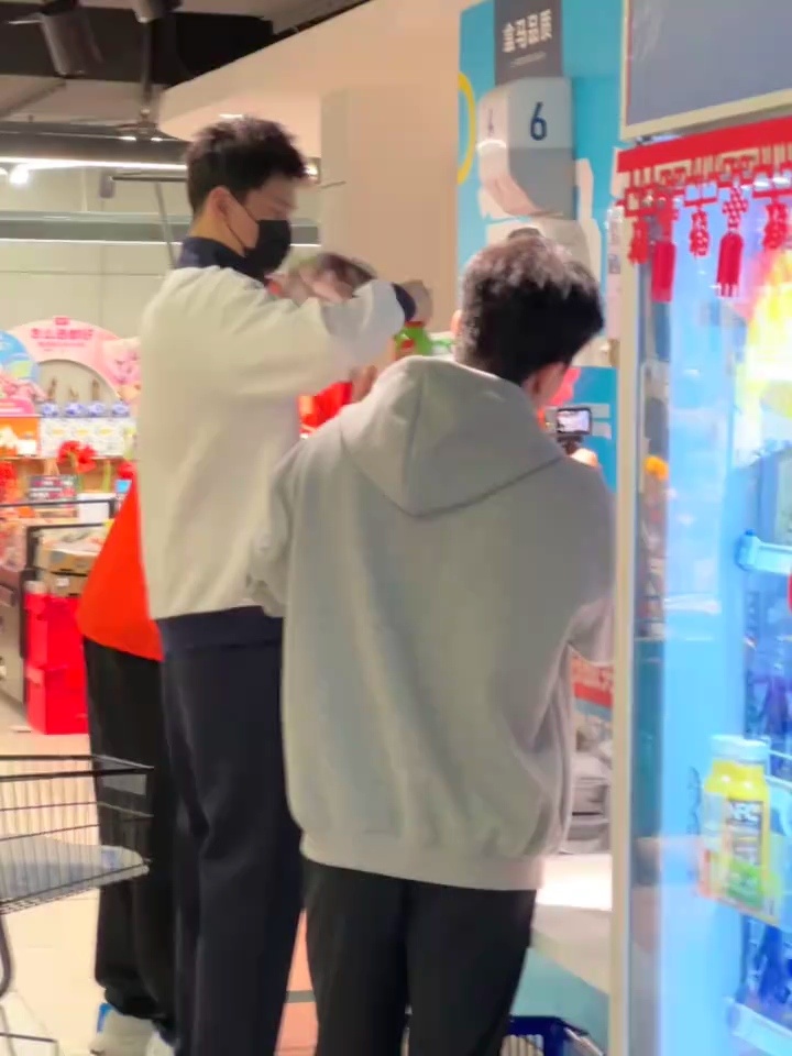 SWim进行时 『9947』20260303 昆明偶遇掉落杭少来了都买了🛒cr