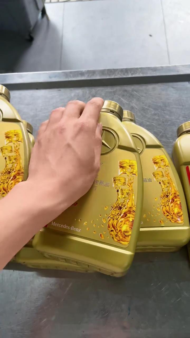 奔驰E 300 L的9AT，6万公里换变速箱油是浪费？先把账算清！
我赞成202