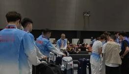 不是体操队一家的事。同一天国乒、国羽、多支队伍全被困在名古屋机场。注册系统和交通