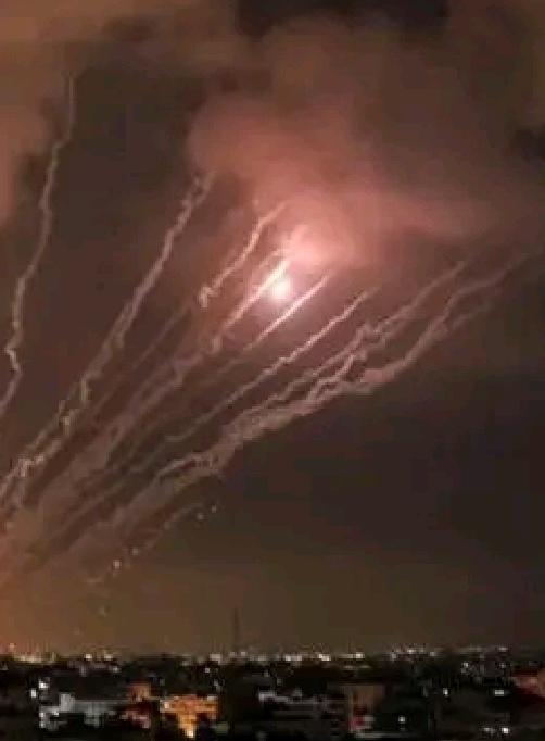 【美以欺负伊朗太甚，穆杰塔巴15日重申：伊朗无论如何都“将向敌人索取赔偿”；如果