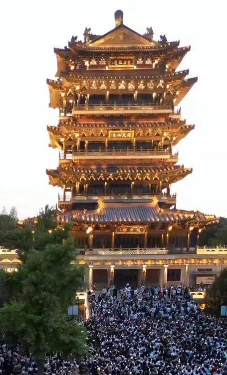 上联：诗山寻妙句，求下联人海呼故人