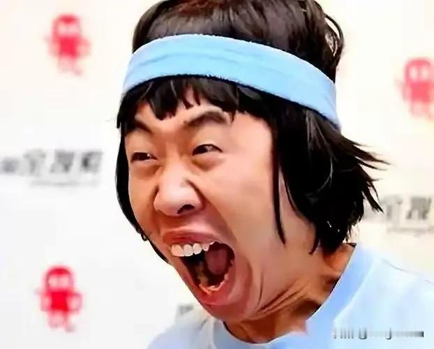 真的不想看到他，纯纯综艺大混子。他的出名成功之路纯粹是文娱界的耻辱，就靠着挤牙歪