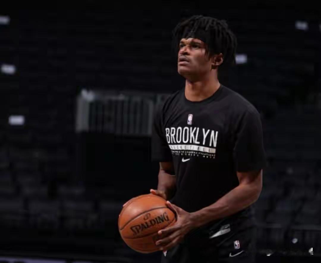 深圳男篮最低目标或冲击联赛四强。

据直播吧透露:深圳男篮进行外援调整，正式签约