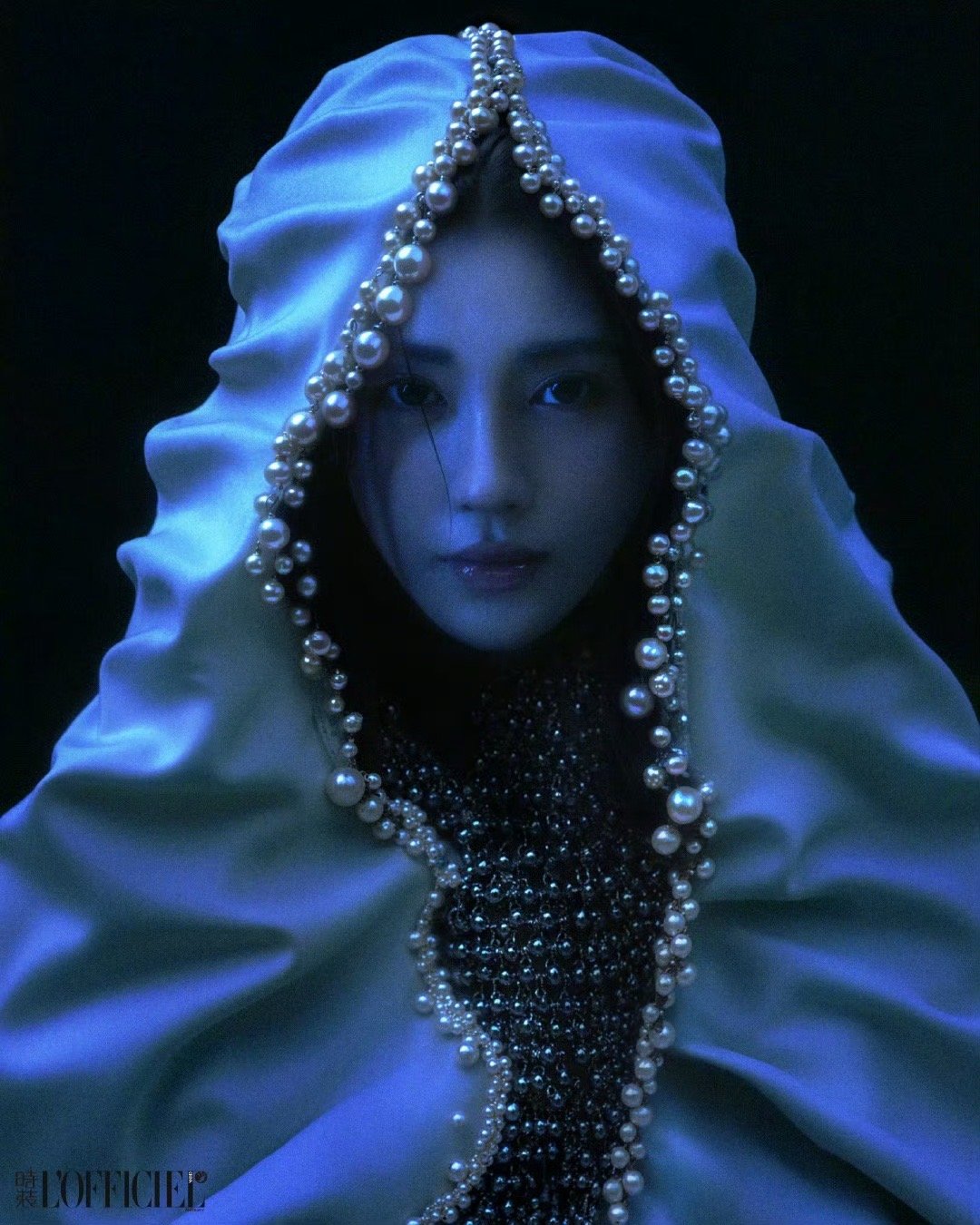 王亚飞给鞠婧祎化的人鱼妆  鞠婧祎深海人鱼妆  王亚飞给鞠婧祎化的人鱼妆 这画面